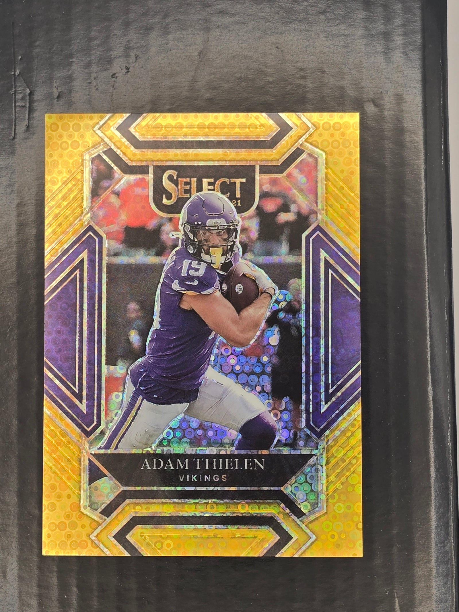 2021 Select Adam Thielen Gold Disco /10