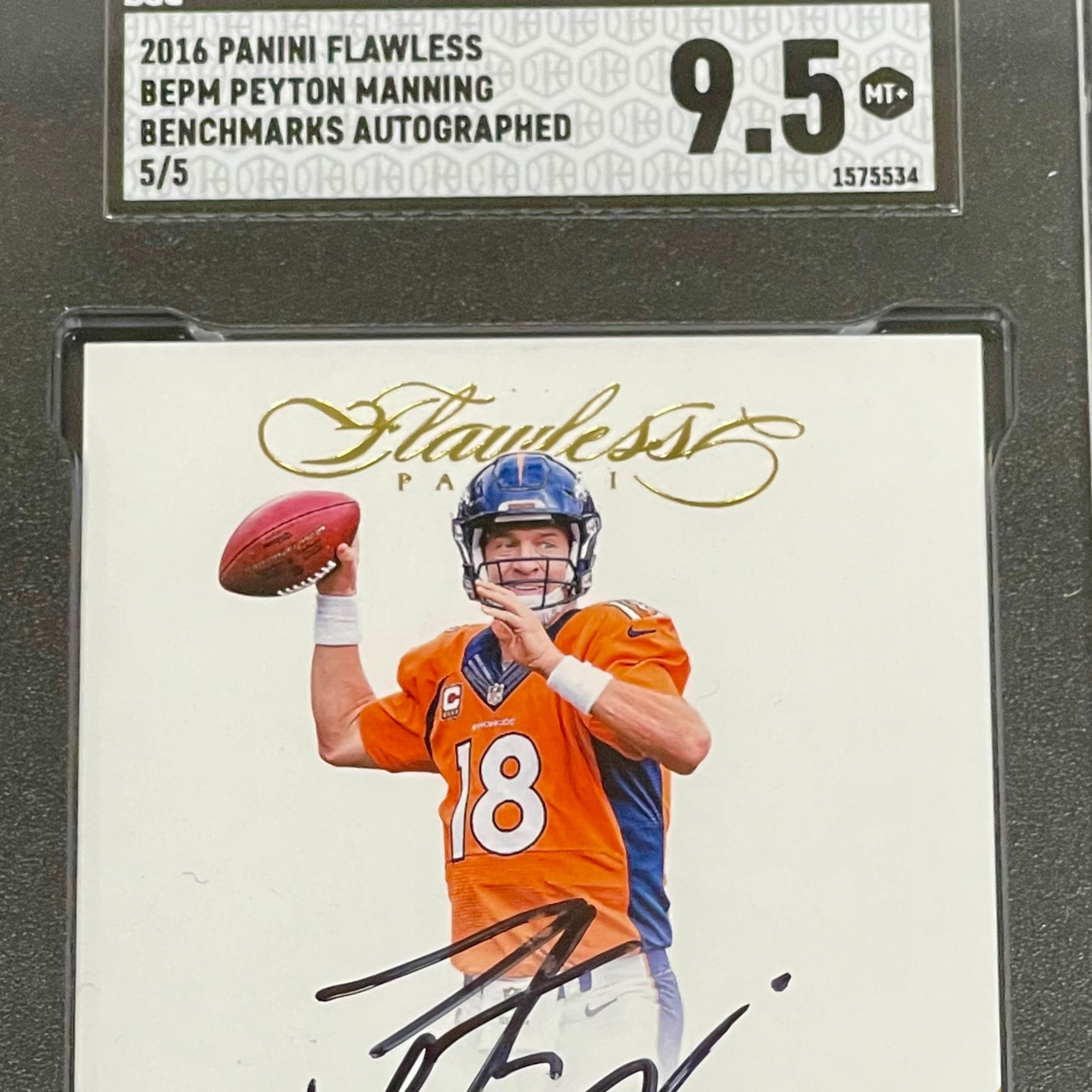 2016 Flawless Football Peyton Manning Gold Auto /5 SGC 9.5