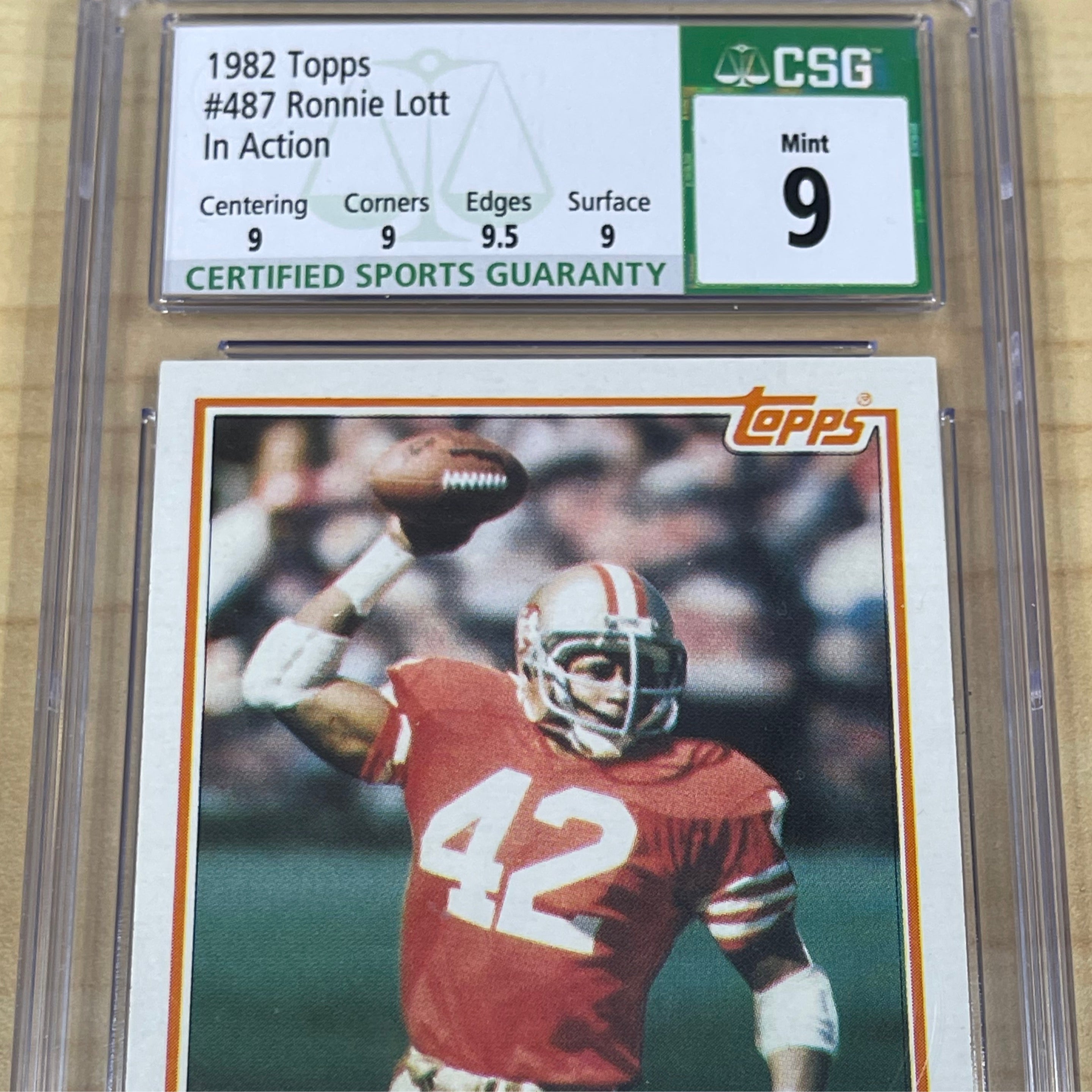 1982 Topps Football Ronnie Lott #487 In Action CSG 9